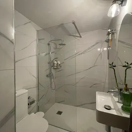 Serenity House Ómodosz
